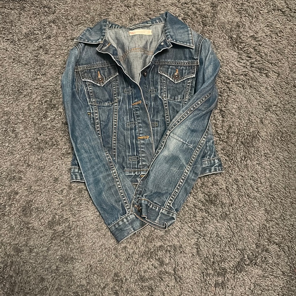 Gap jean jacket size small